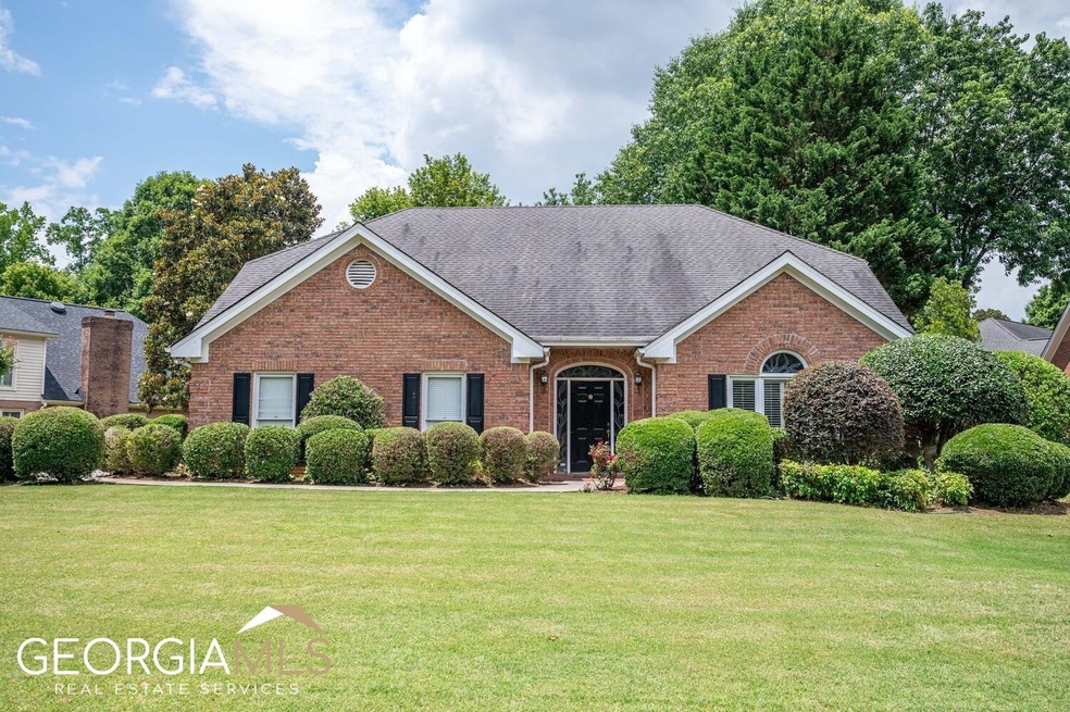 1055 Malbrough Dr, Alpharetta, GA 30004 - photo 1