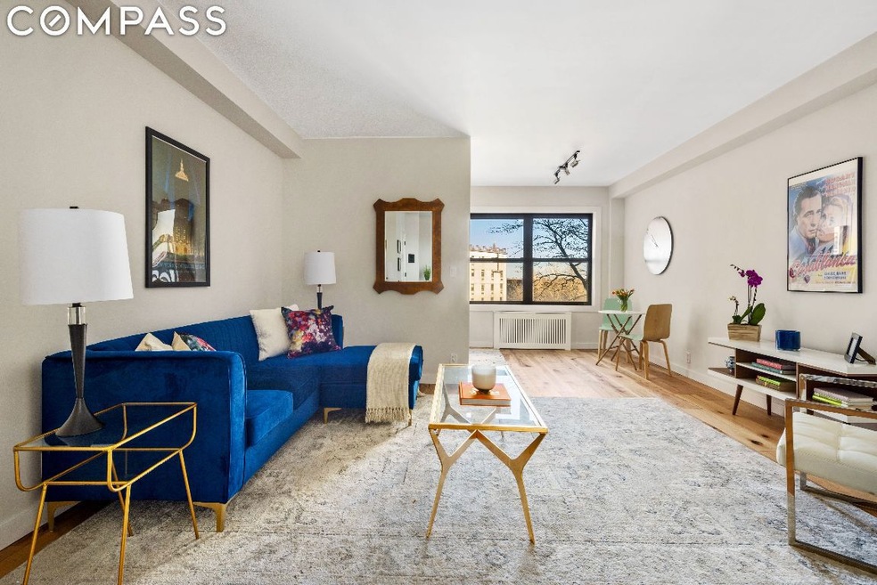 The Howard unit 3 R, Rego Park, NY 11374 - photo 1