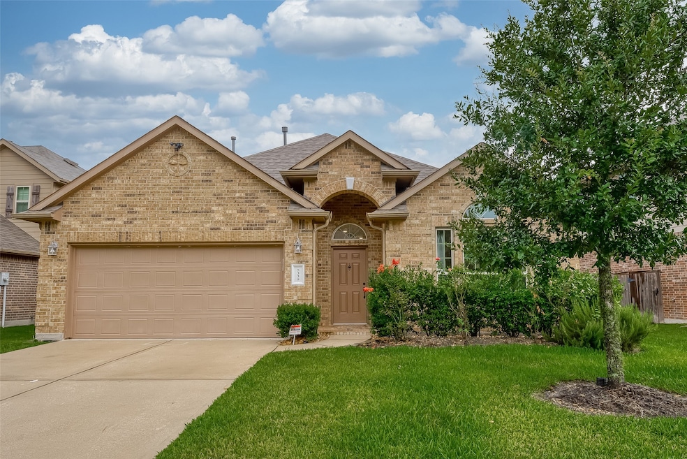 Welcome home! double wide driveway