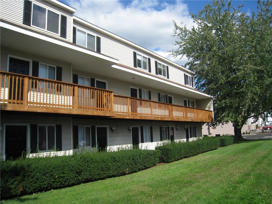 60 Crescent St unit 1, Stamford, CT 06906 - photo 1