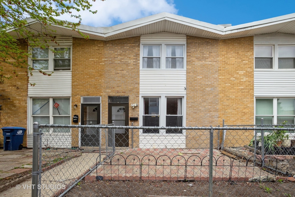 2017 Pine St unit D, Des Plaines, IL 60018 - photo 1