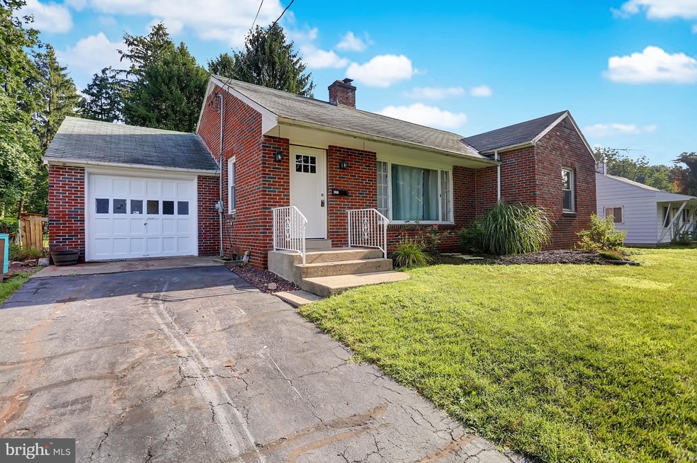 319 4th St, Shoemakersville, PA 19555 - photo 1