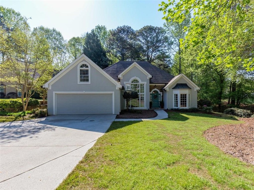 Enchanting 3 bedroom 2 and a half bath with a bonu