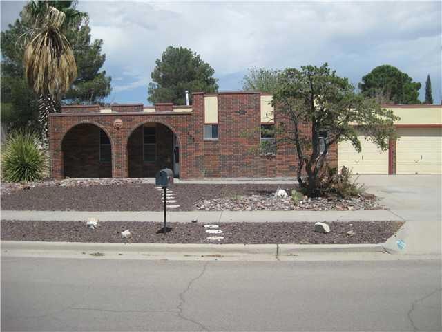 450 Loring Place, Horizon City, TX 79928 - photo 1