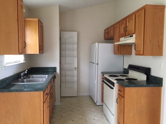 Nice kitchen, cabinets, counters and appliances ar