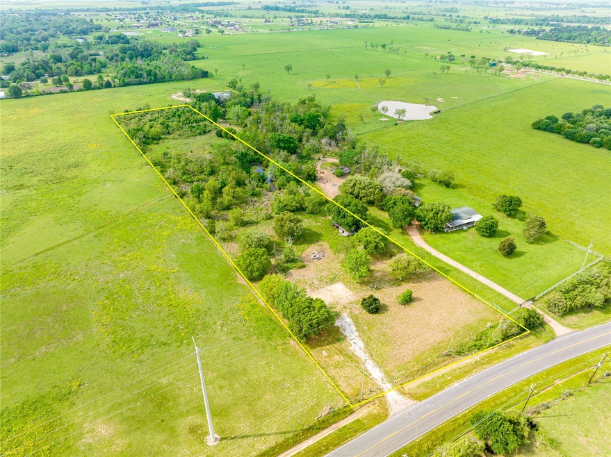 33129 Betka Rd, Waller, TX 77484 - photo 1