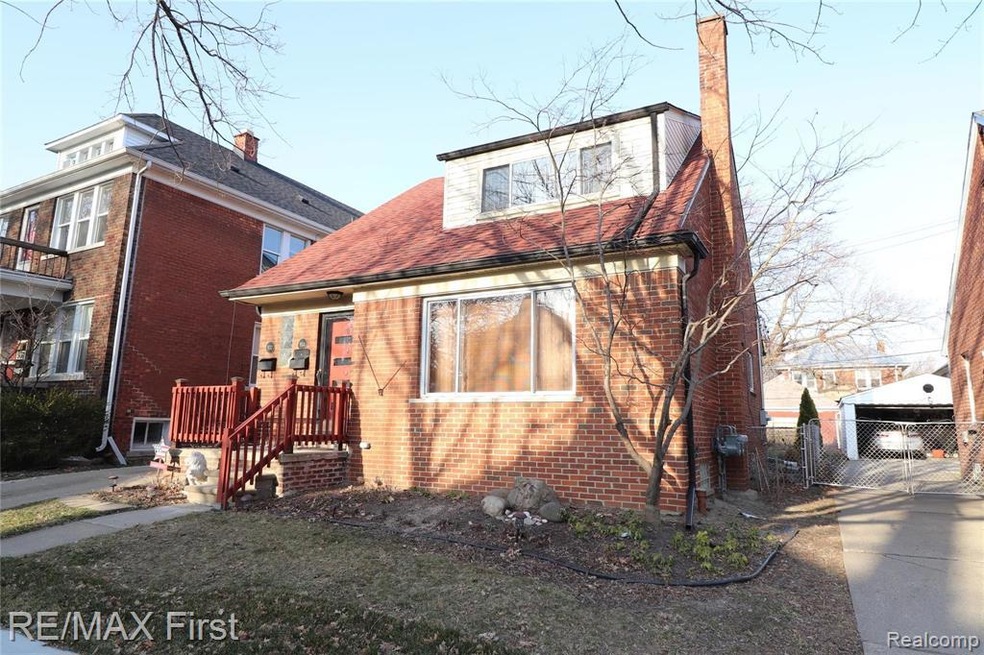 Front of House 2 .JPG