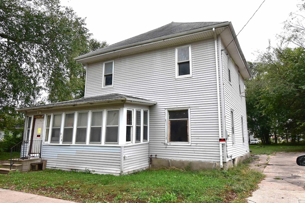 218 Sumner St, Waterloo, IA 50703 - photo 1