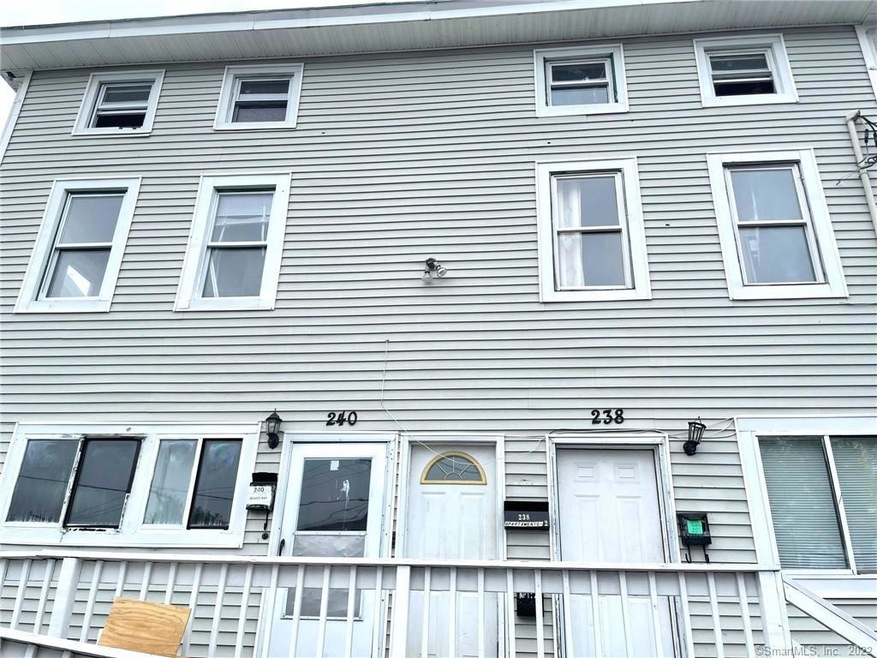 240 Wood Ave unit 2nd Fl Left Side, Bridgeport, CT 06605 - photo 1
