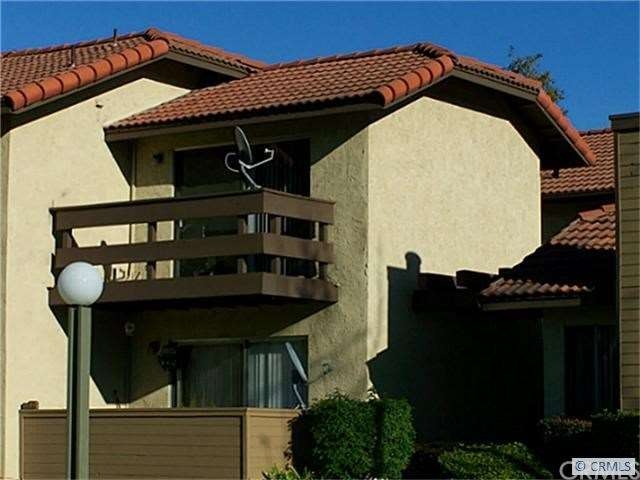 Unit balcony is on the 2nd level .