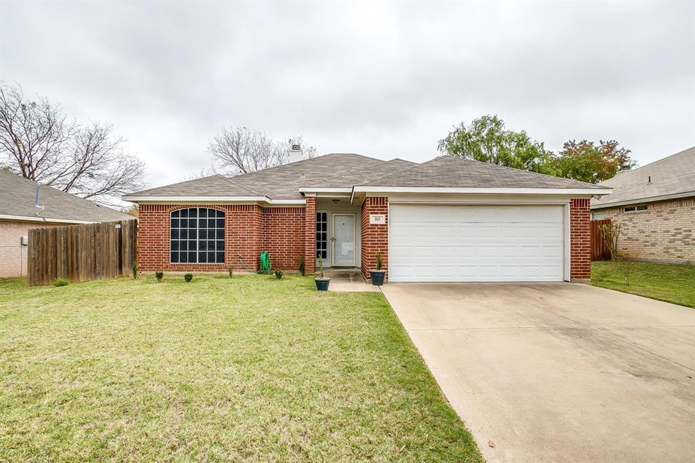 313 Comanche Walk, Joshua, TX 76058 - photo 1