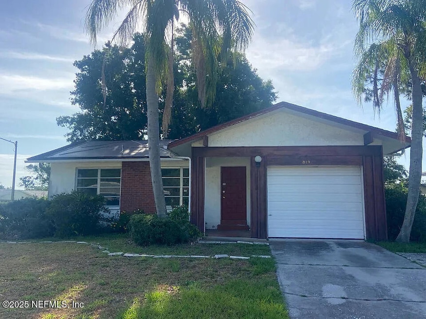 819 HELMSMAN WAY