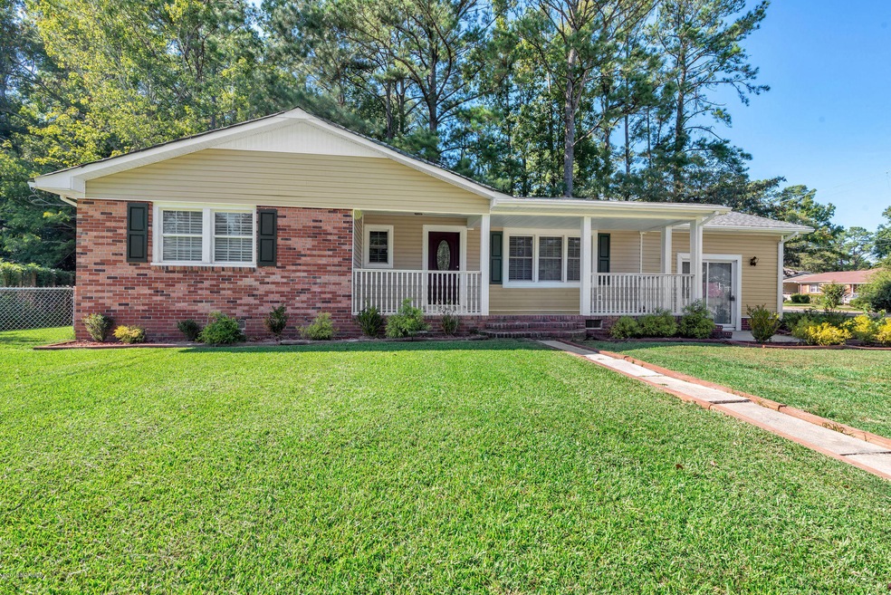 623 Dennis Rd, Jacksonville, NC 28546 - photo 1