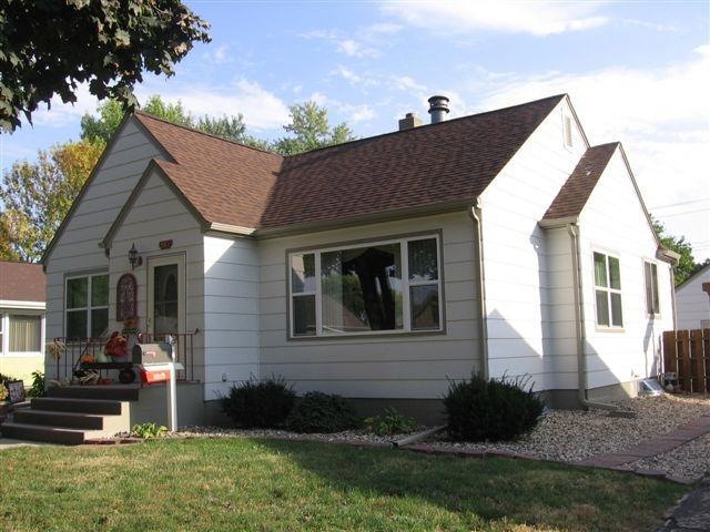 913 E 7th Ave, Mitchell, SD 57301 - photo 1