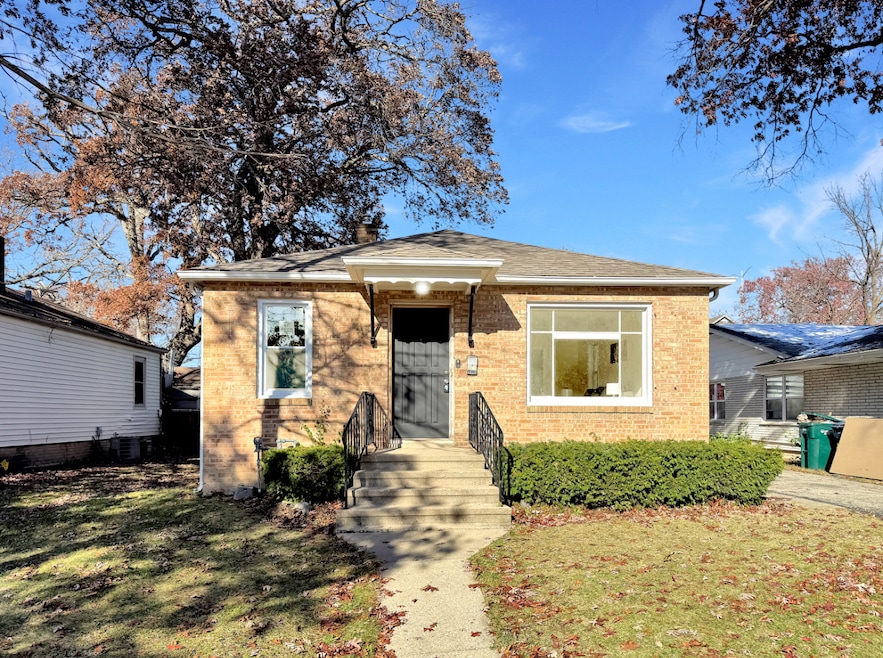 1018 W Atlantic Ave, Waukegan, IL 60085 - photo 1