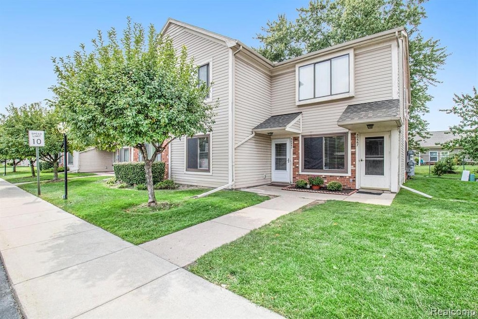 30557 Hidden Pines Ln unit 95, Roseville, MI 48066 - photo 1