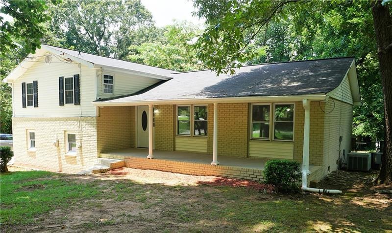 218 Hillcrest Dr, Stockbridge, GA 30281 - photo 1