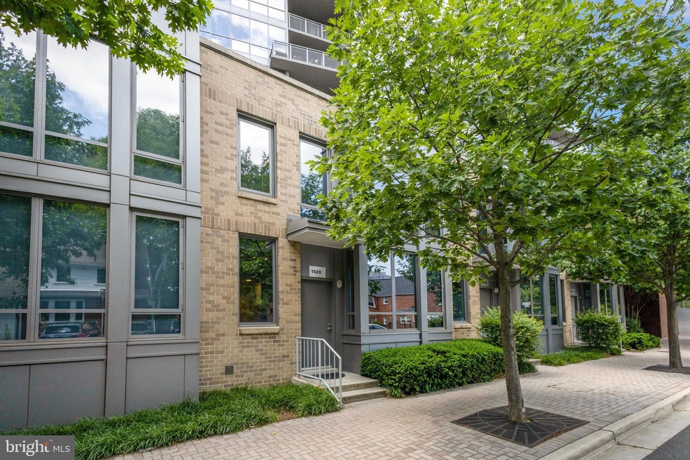 1528 N Scott St unit TH8, Arlington, VA 22209 - photo 1