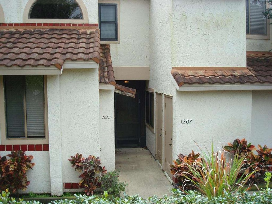1207 Country Club Dr #1212