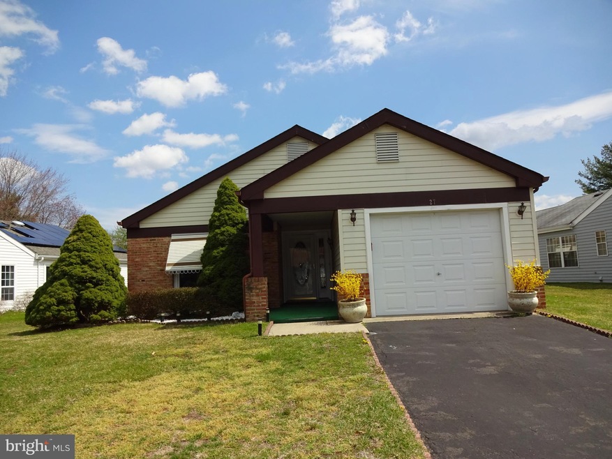 27 Windsor Rd, Southampton, NJ 08088 - photo 1