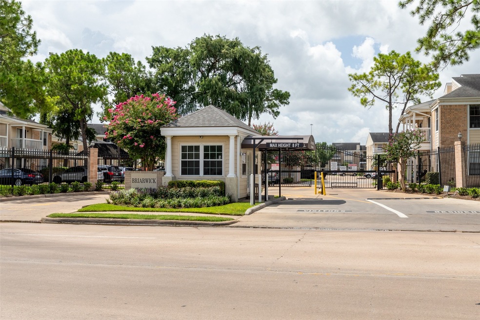 2750 Holly Hall St unit 104, Houston, TX 77054 - photo 1