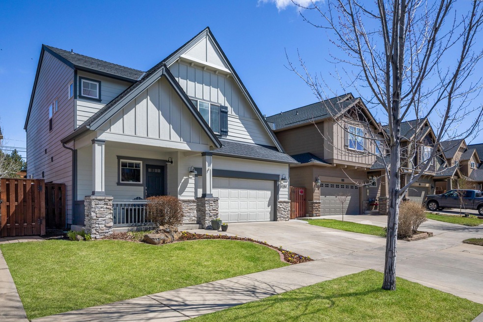 61284 Dayspring Dr, Bend, OR 97702 - photo 1