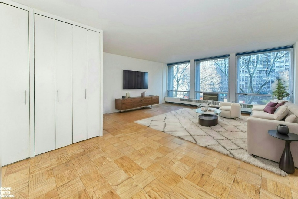 Kips Bay Towers unit 2N, New York, NY 10016 - photo 1