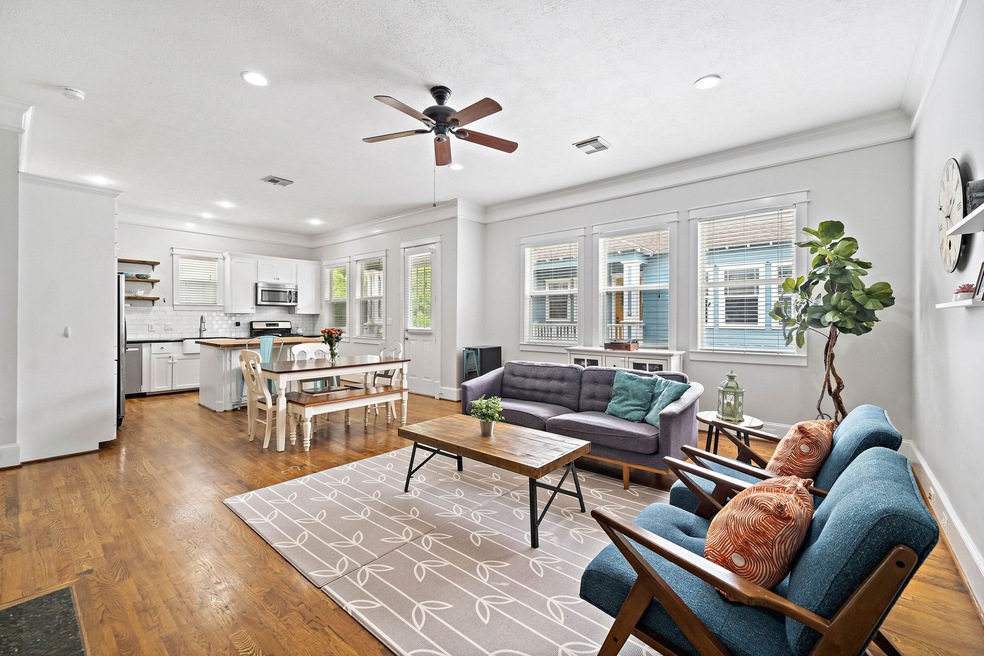 915 Yale St unit B, Houston, TX 77008 - photo 1