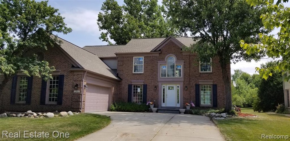 1985 Bloomfield Oaks Dr, West Bloomfield, MI 48324 - photo 1