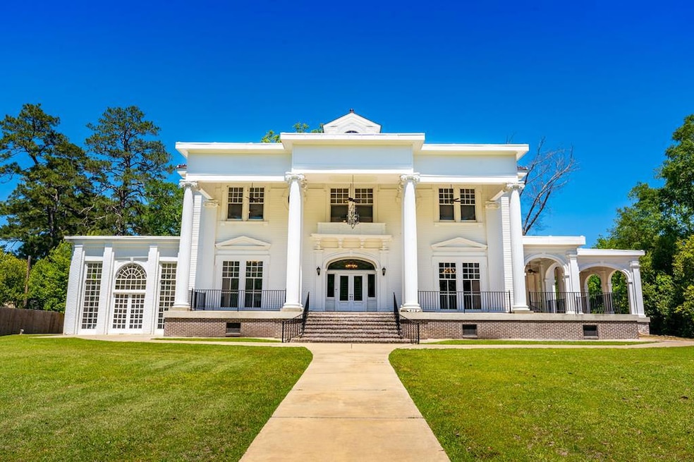 Under Contract $1,095,000