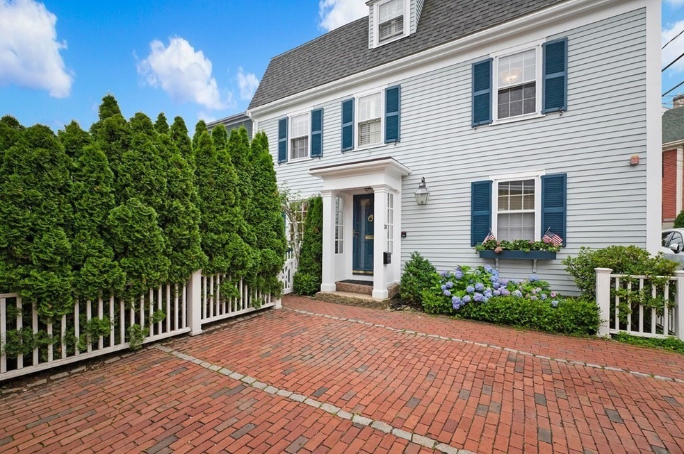 30 Lee St, Marblehead, MA 01945 - photo 1