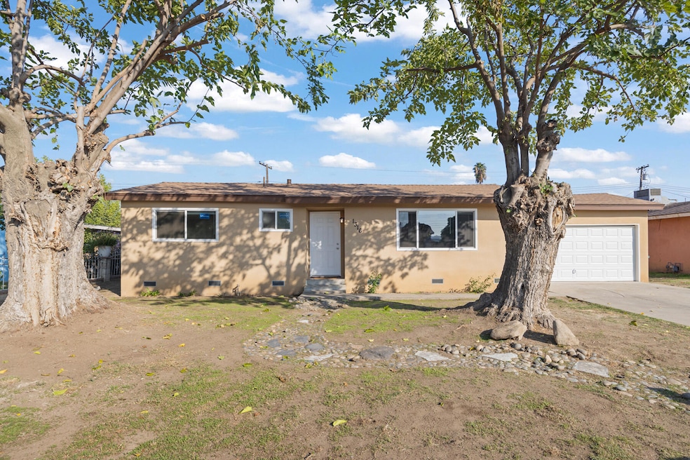 1316 S Spruce St, Tulare, CA 93274 - photo 1