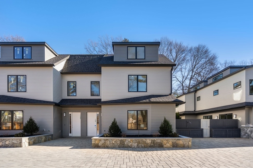 956 Walnut St unit 5, Newton Highlands, MA 02461 - photo 1