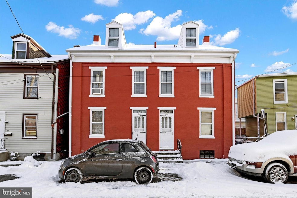 633 Mckenzie St, York, PA 17401 - photo 1