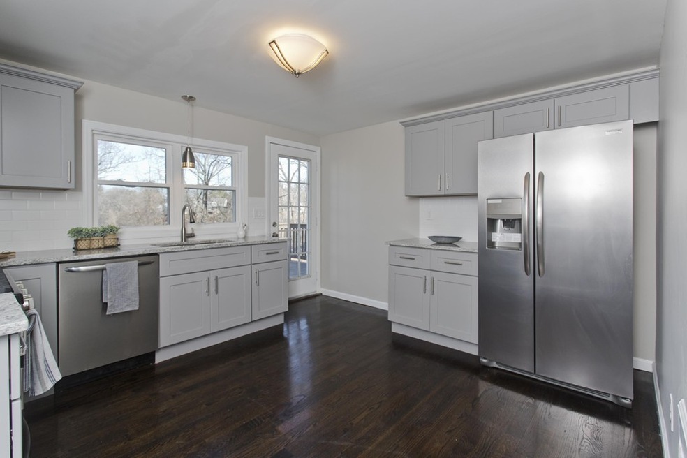 90 Darling St, Indian Orchard, MA 01151 - photo 1