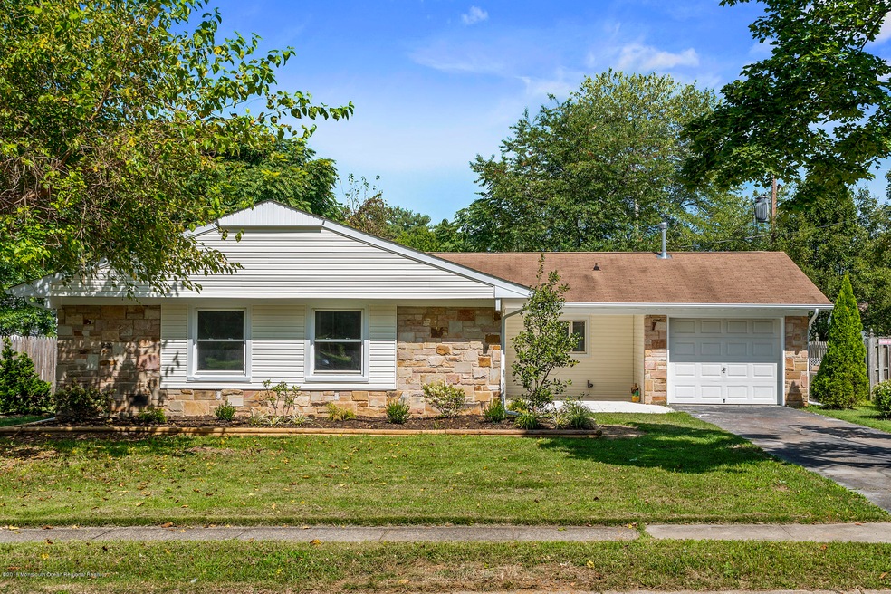 164 Idlebrook Ln, Matawan, NJ 07747 - photo 1