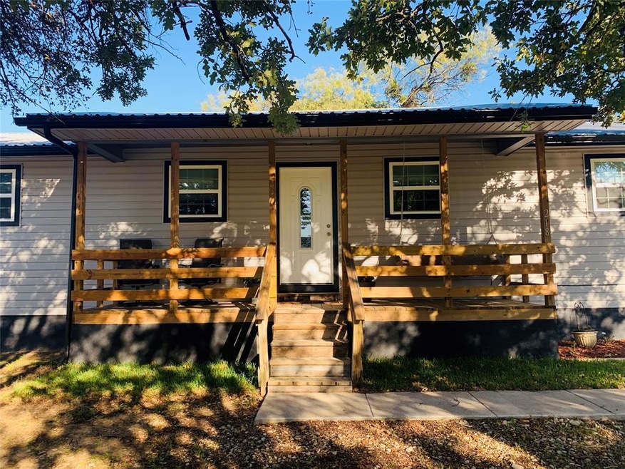 218 Atwood Rd, Granbury, TX 76049 - photo 1