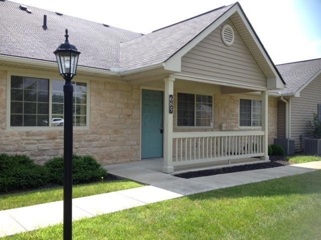 685 Fox Run North