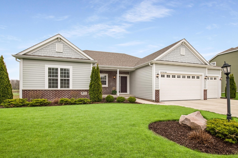 W177N11550 Blackstone Cir, Germantown, WI 53022 - photo 1