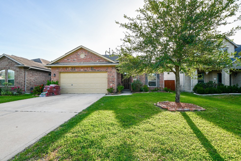 4210 Churchill Place Ct, Fulshear, TX 77441 - photo 1