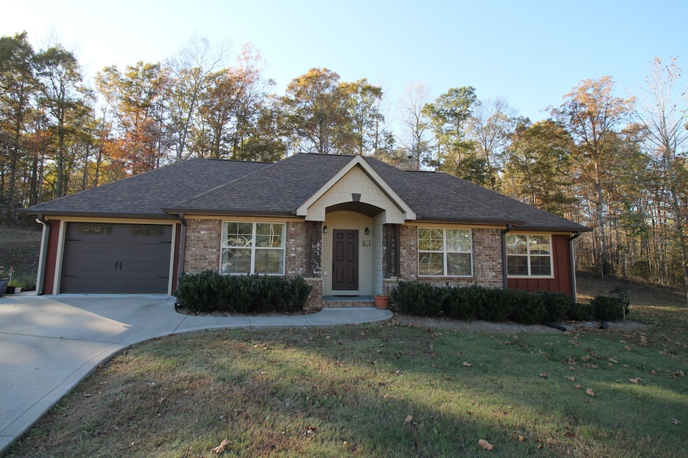 291 Sara Acres Dr, Tennessee Ridge, TN 37178 - photo 1