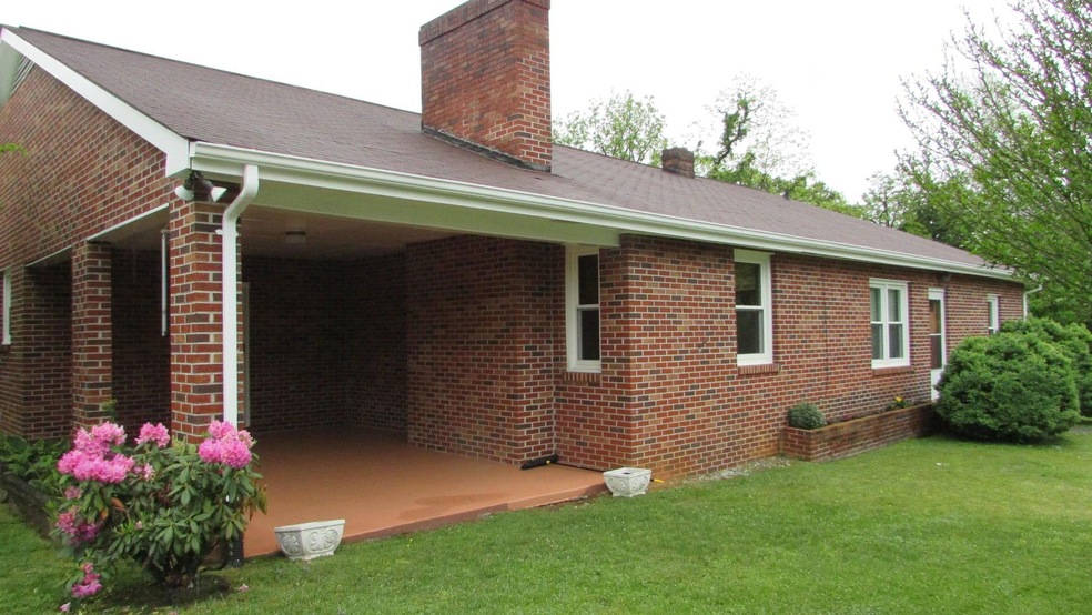 308 Roosevelt St, Johnson City, TN 37601 - photo 1