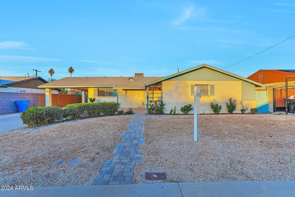 4038 N 77th Ave, Phoenix, AZ 85033 - photo 1