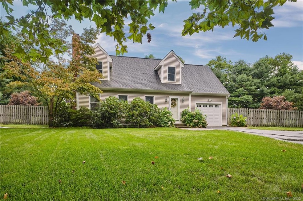 8 Strawberry Ln, Old Lyme, CT 06371 - photo 1