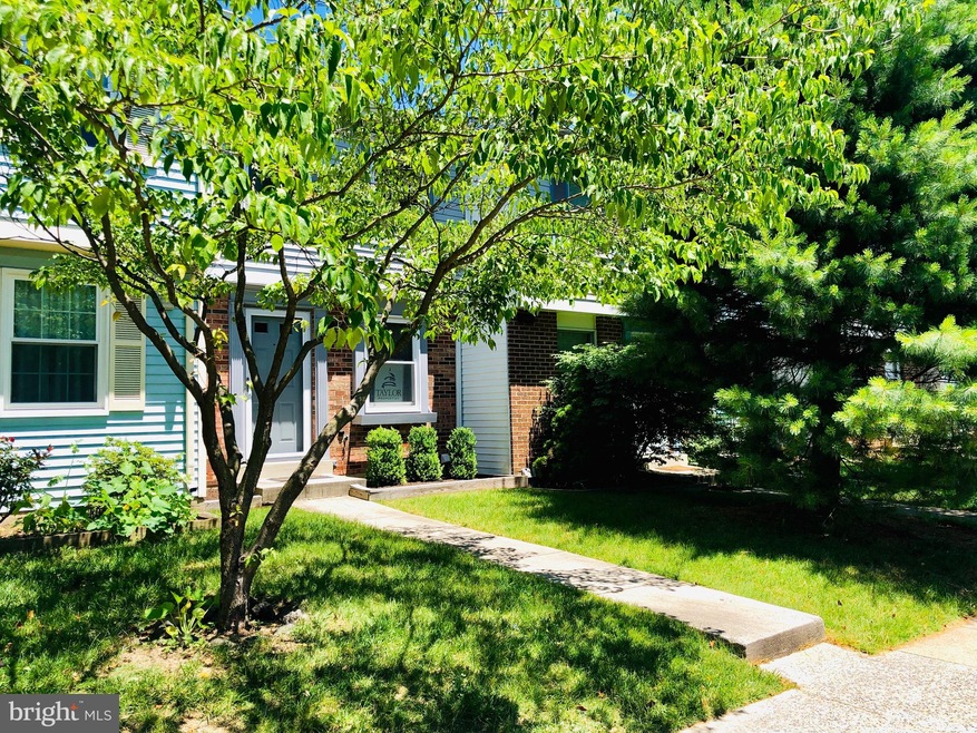 11721 Rosearbor Ct, Germantown, MD 20876 - photo 1