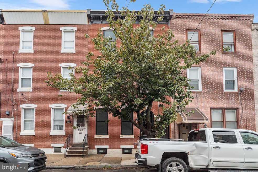 2566 Salmon St, Philadelphia, PA 19125 - photo 1