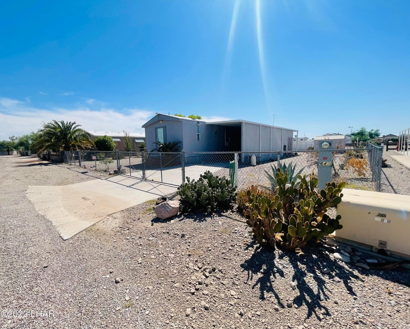 645 W Falcon Dr, Quartzsite, AZ 85346 - photo 1