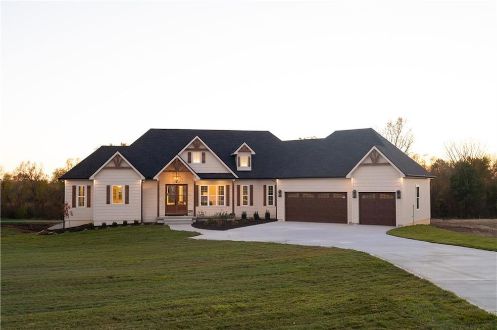 16587 Olive St, Basehor, KS 66007 - photo 1