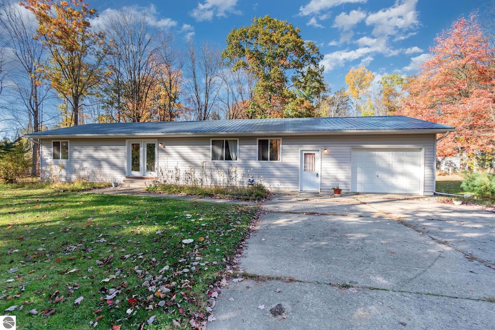 6536 Shellenbarger Rd, Hale, MI 48739 - photo 1