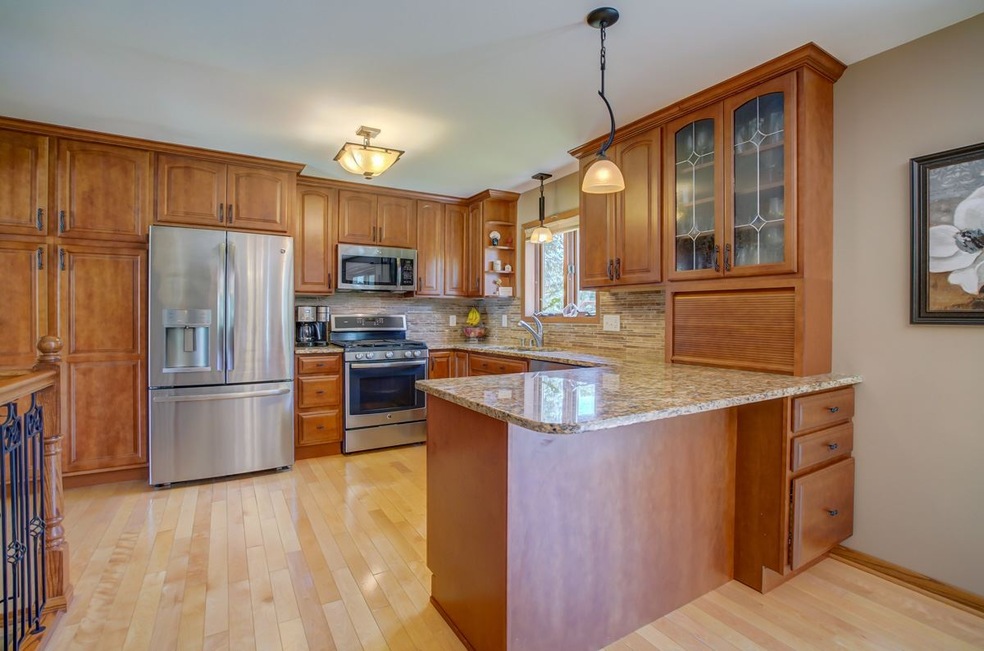 620 Cherry Wood Dr, Oregon, WI 53575 - photo 1